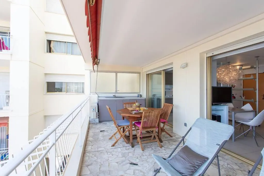 Apartmán A2 - 1 Bdr Antibes Sea & Port View - Ac, Garage & Terrace